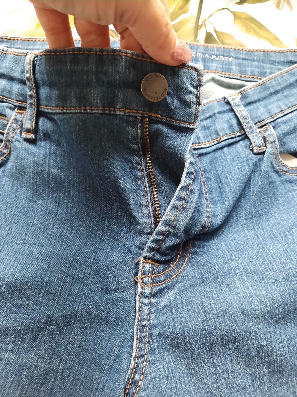Old Navy Blue Skinny Jeans - Classic Wash - Picture 3 of 5
